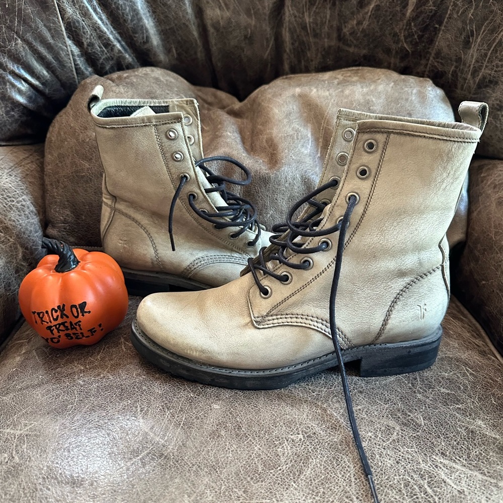 EUC Frye Veronica combat boots sz 7.5